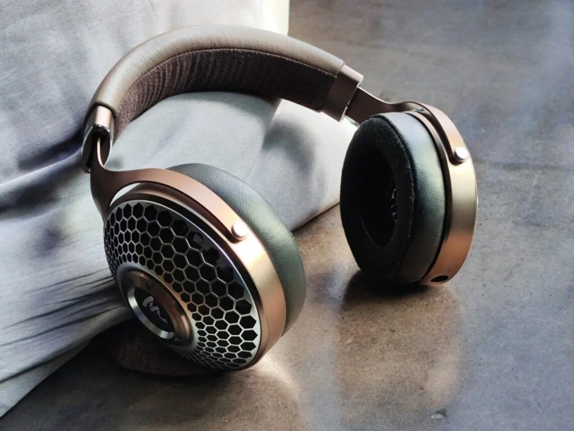 One of my main worries with high-end headphones is that, while they may sound excellent, they typically sacrifice comfort and long-term usage.