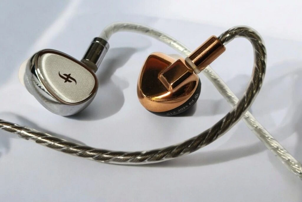 Letshuoer's newest planar magnetic, single-driver in-ear monitor, the $99 S08, commemorates the company's eighth anniversary. A recently created 13mm "fourth-generation" planar magnetic driver is one of its features