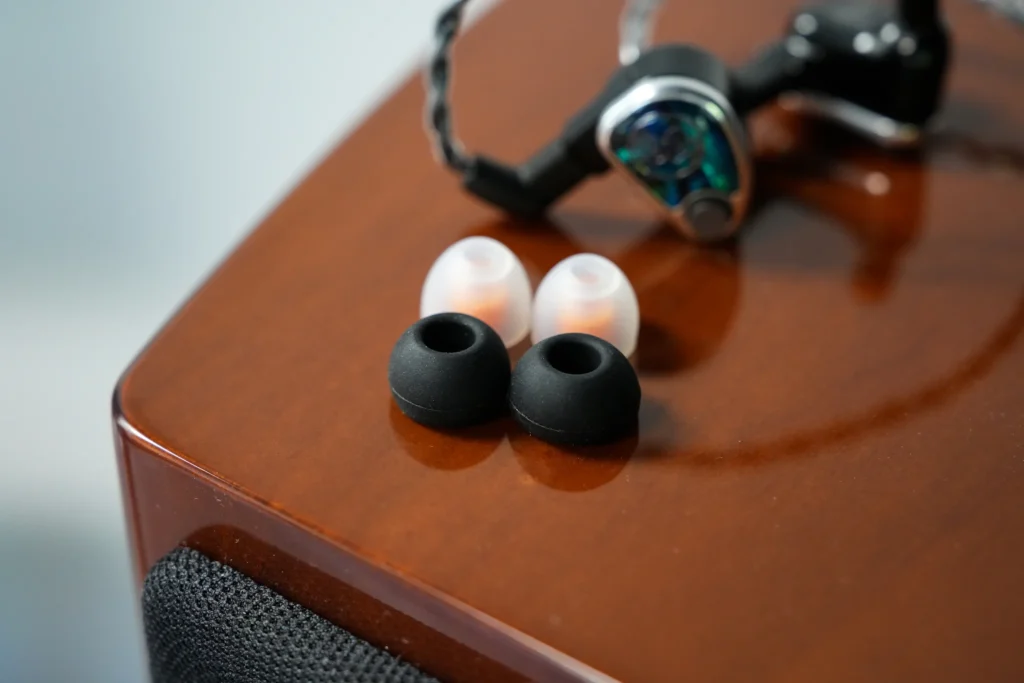 Understanding different kinds of eartips for your Earphones or IEMs.