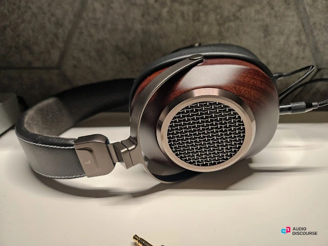 Chinese company Sivga is well-known for its affordable wooden headphones and high-quality construction, and the newest Anser headphones are no exception.